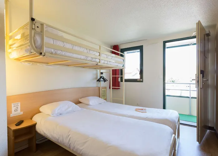 Отель Premiere Classe Ferrand Nord